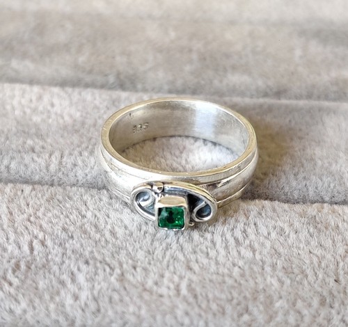 Emerald spinner gemstone ring - emerald,